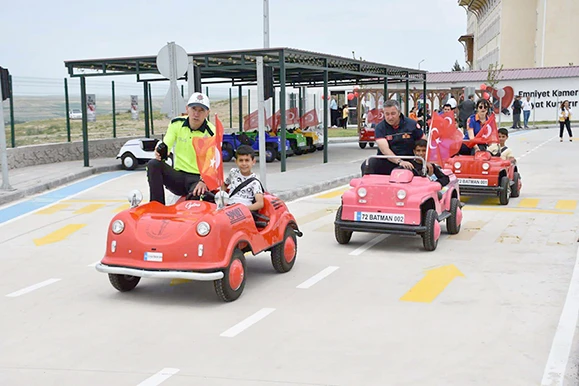 ÇOCUK TRAFİK PARKI'NDA SERTİFİKA TÖRENİ DÜZENLENDİ