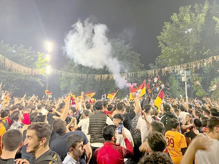 GALATASARAY'IN ŞAMPİYONLUĞU KUTLANDI