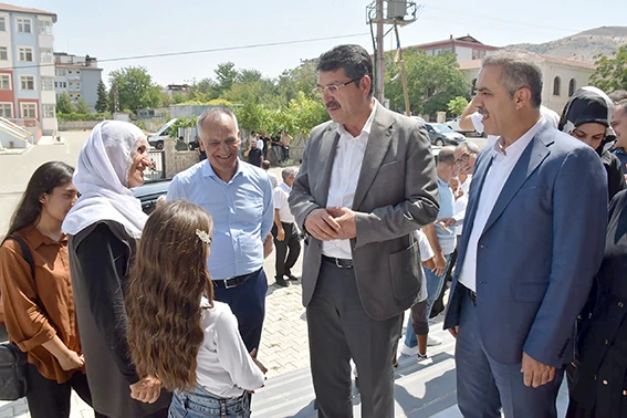 GERCÜŞ’TE VATANDAŞLARLA BULUŞTULAR