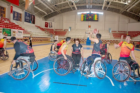 BATMANLI BASKETBOLCULAR, VAN’I RAHAT GEÇTİ