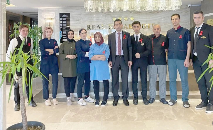 REAL KONAK HOTEL’DEN OTİZME KIRMIZI IŞIK