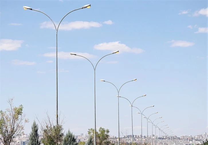 SOKAK LAMBALARI GÜNDÜZ DE YANACAK