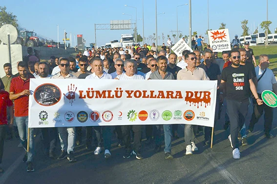 STK’LAR ÖLÜM YOLUNDA EYLEM YAPTI