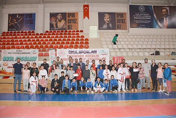 TAEKWONDO KÜÇÜKLER GRUP MÜSABAKALARI SONA ERDİ