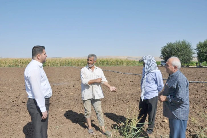 “TARLADA ATANAMAYAN ÖĞRETMEN VAR”