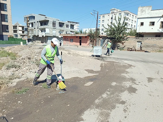 TİLMERÇ’TE TEMİZLİK YAPILDI