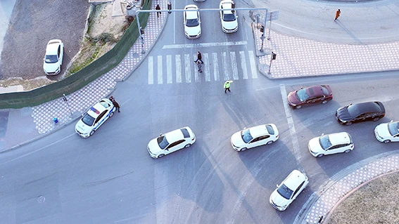 TRAFİK EKİPLERİNDEN İFTAR SAATİNDE YOĞUN MESAİ