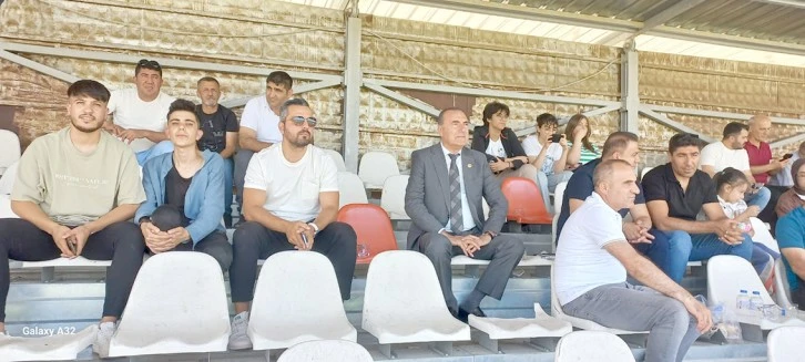 YAŞAR, BELEDİYESPOR’U DEPLASMANDA YALNIZ BIRAKMADI