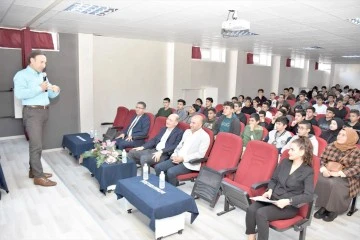 AKADEMİSYEN-YAZAR DÜZGÜN, FEN LİSESİ ÖĞRENCİLERİYLE BULUŞTU