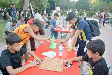 ATATÜRK PARKI, FESTİVALLE ŞENLENDİ