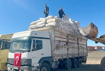 GÖKSUN’A ODUN VE HAYVAN YEMİ GÖNDERİLDİ