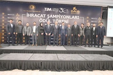 İHRACAT ŞAMPİYONLARI ÖDÜL TÖRENİ DÜZENLENDİ