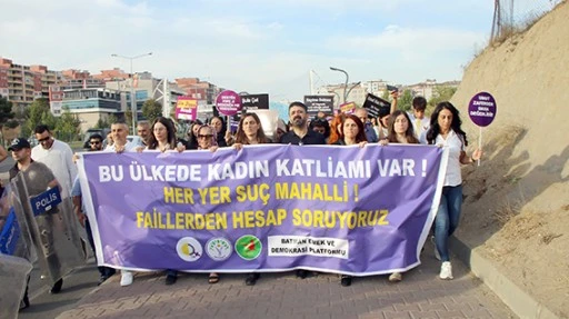 KADIN CİNAYETLERİ YÜRÜYÜŞLE PROTESTO EDİLDİ