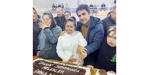 DOWN SENDROMLU MELEKLER İÇİN ÖZEL EĞLENCE PROGRAMI