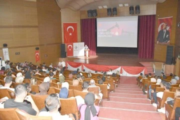 İL MÜDÜRÜ KURTARAN, YENİ ÖĞRETMENLERE ÖNLÜK HEDİYE ETTİ